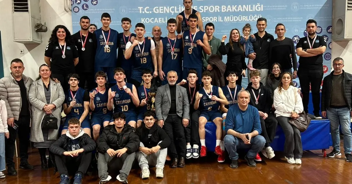 Çayırova’nın genç dev adamları Kocaeli ikincisi oldu