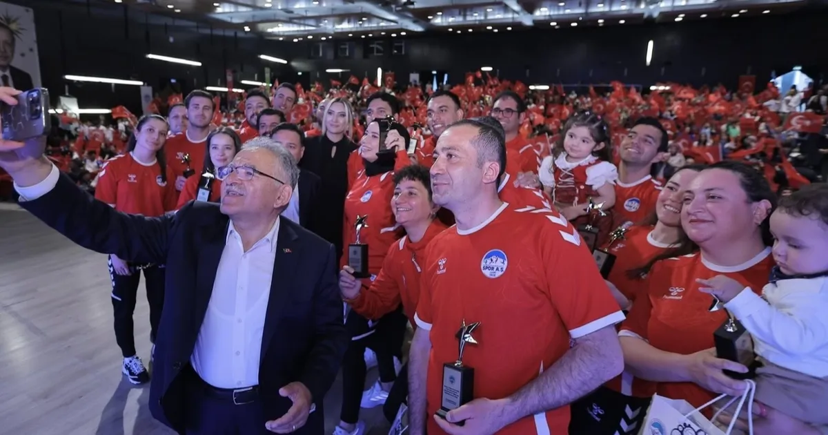 Kayseri Büyükşehir kenti spor merkezine döndürdü