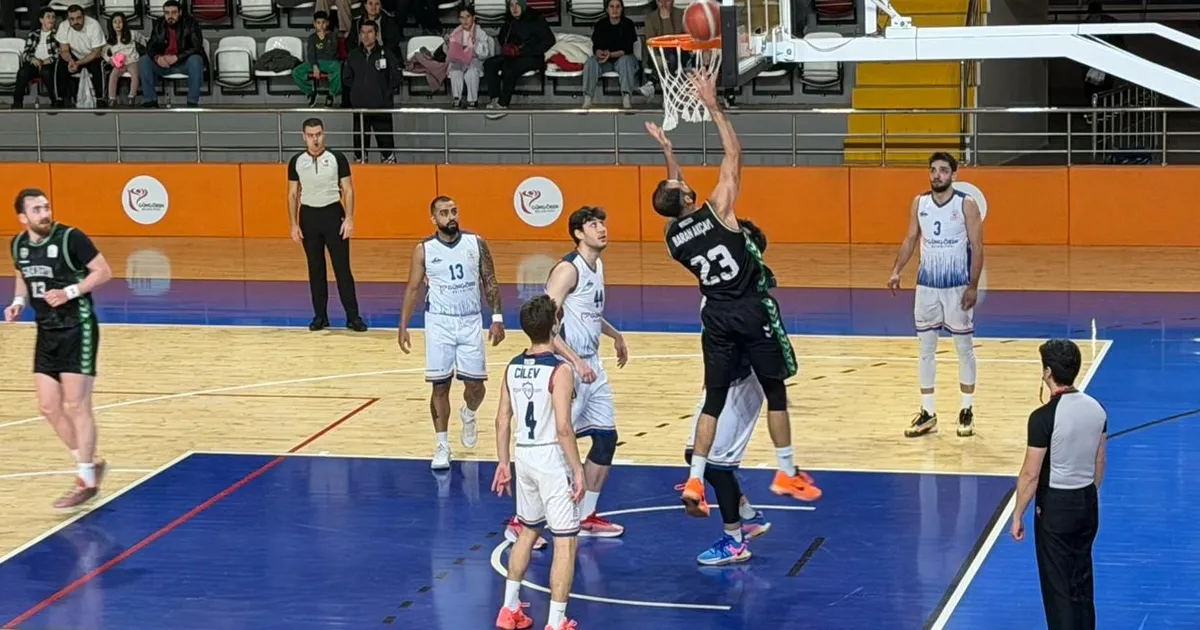 Önderden İstanbul’da gövde gösterisi