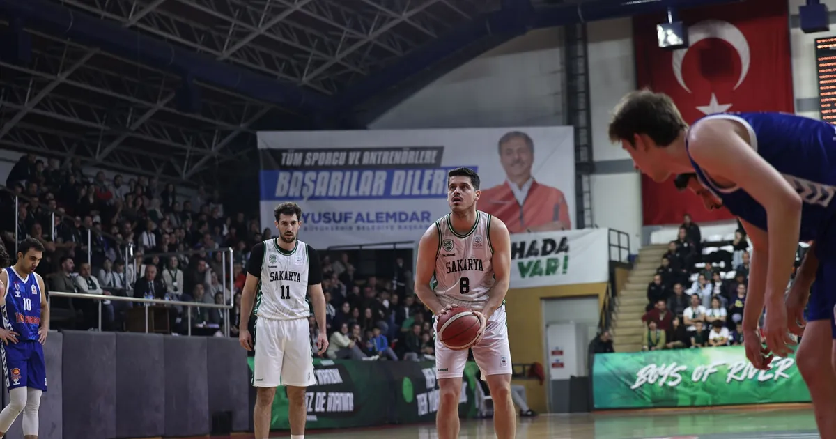 Sakarya Büyükşehir 12’de 12 için parkeye çıkıyor